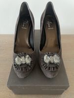 Neue braune / taupefarbene Wildleder Pumps Gr. 40