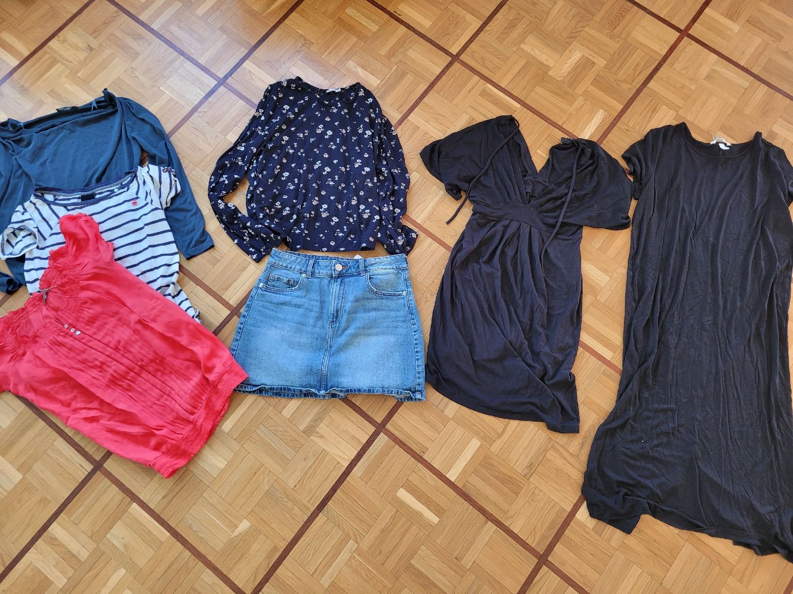 Kleiderpakete: Kleiderpaket Sommer Kleid Bluse T-Shirt Rock Gr. 38 / M – Gebraucht aus Genève von inu_ln6m