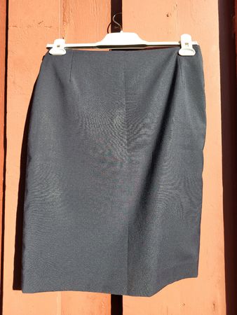 Business Jupe Dunkelblau Qualität Gr. 36/38 frisch gereinigt