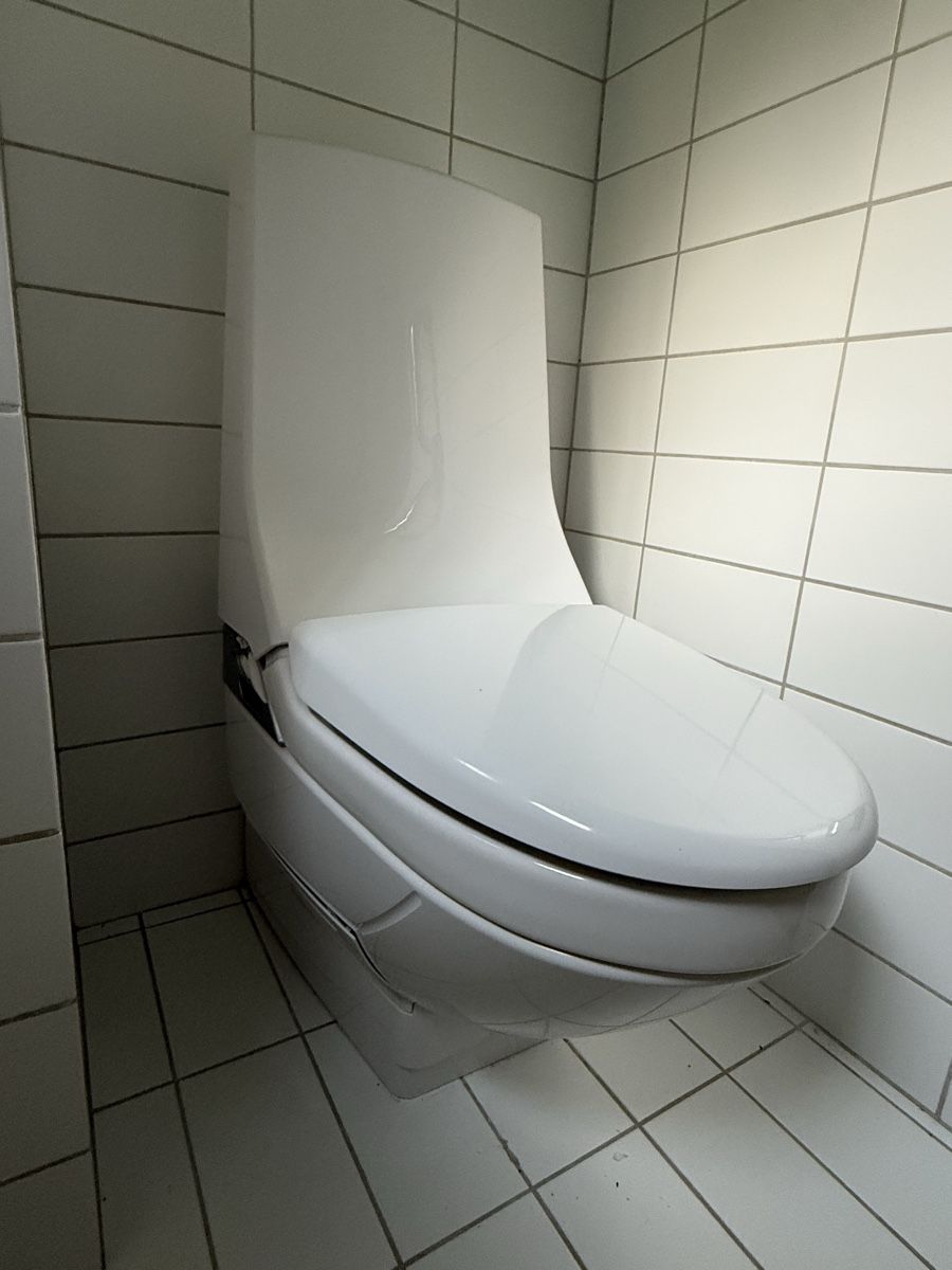 Geberit WC: Geberit AquaClean 8000plus Dusch-WC Weiss – Gebraucht aus Reinach BL von rom_jb5y 4