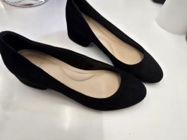 Pumps schwarz Grösse 38 Wildleder Optik und Echtledersohle