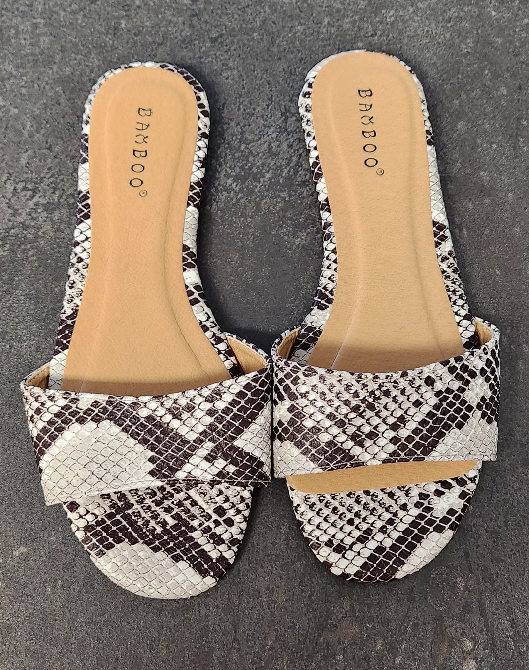 Scarpe da donna: Sandalen – Usato da Mägenwil venduto da Lea.SN 1