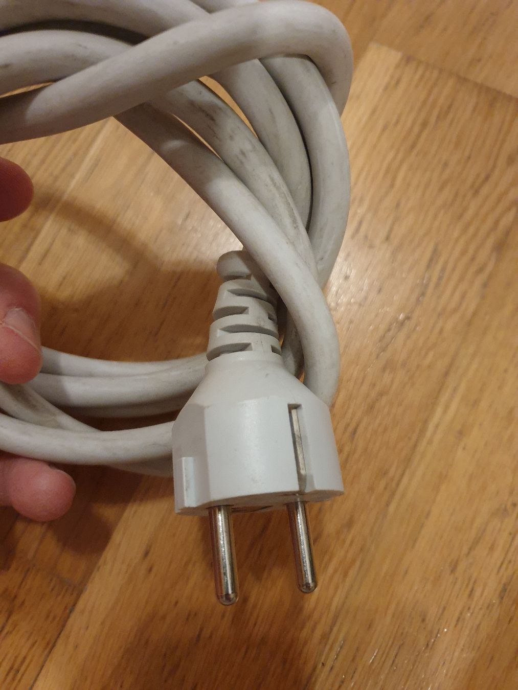 Kabel: Netzkabel-Adapter CH auf EU-Stecker, 3-polig,  grau 014 – Gebraucht aus Ittigen von Ziok187 4