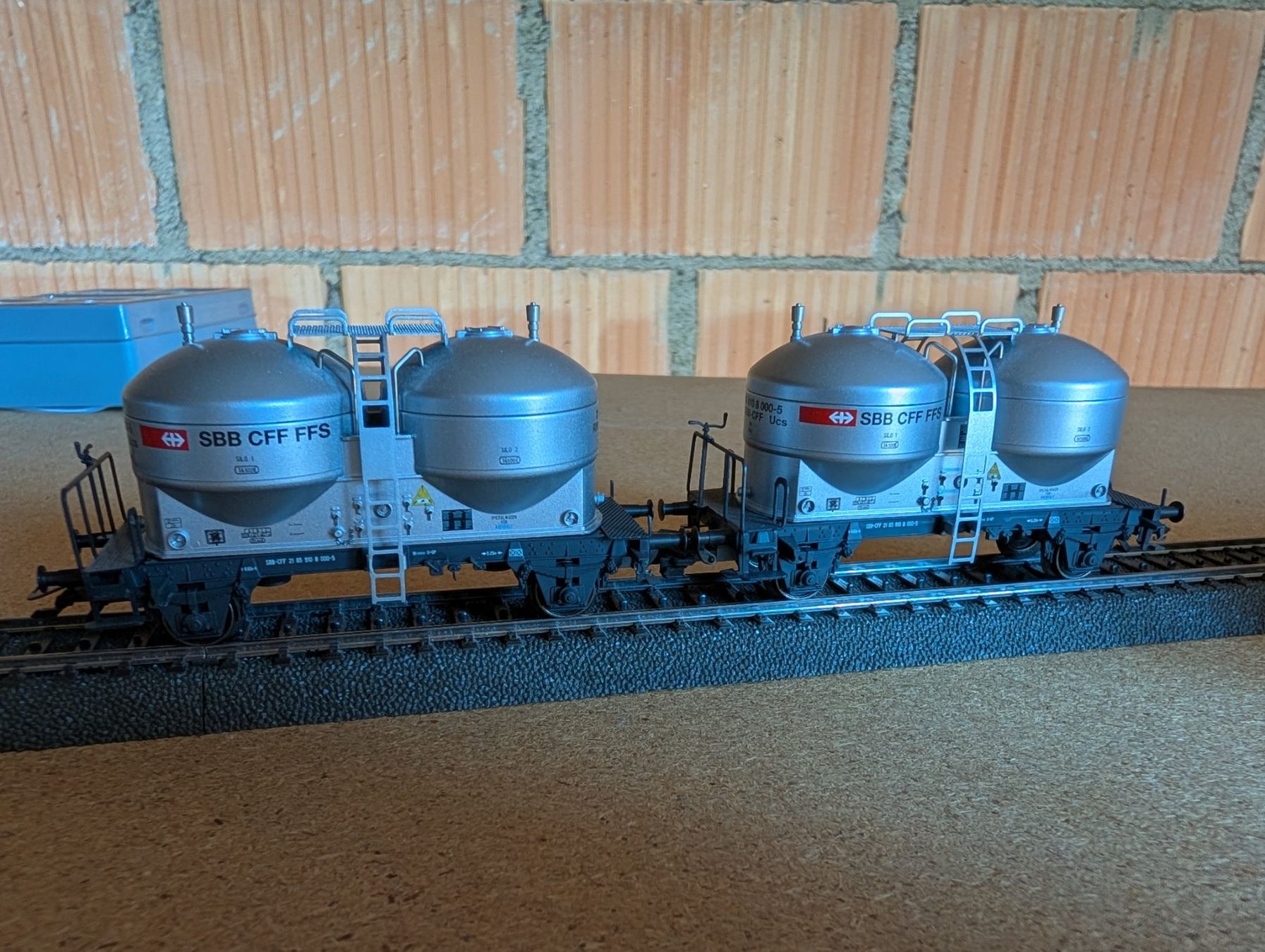 Märklin Modelleisenbahnen: Märklin 2 x 47612 Silowagen SBB – Neu (gemäss Beschreibung) aus Steffisburg von Narzisse
