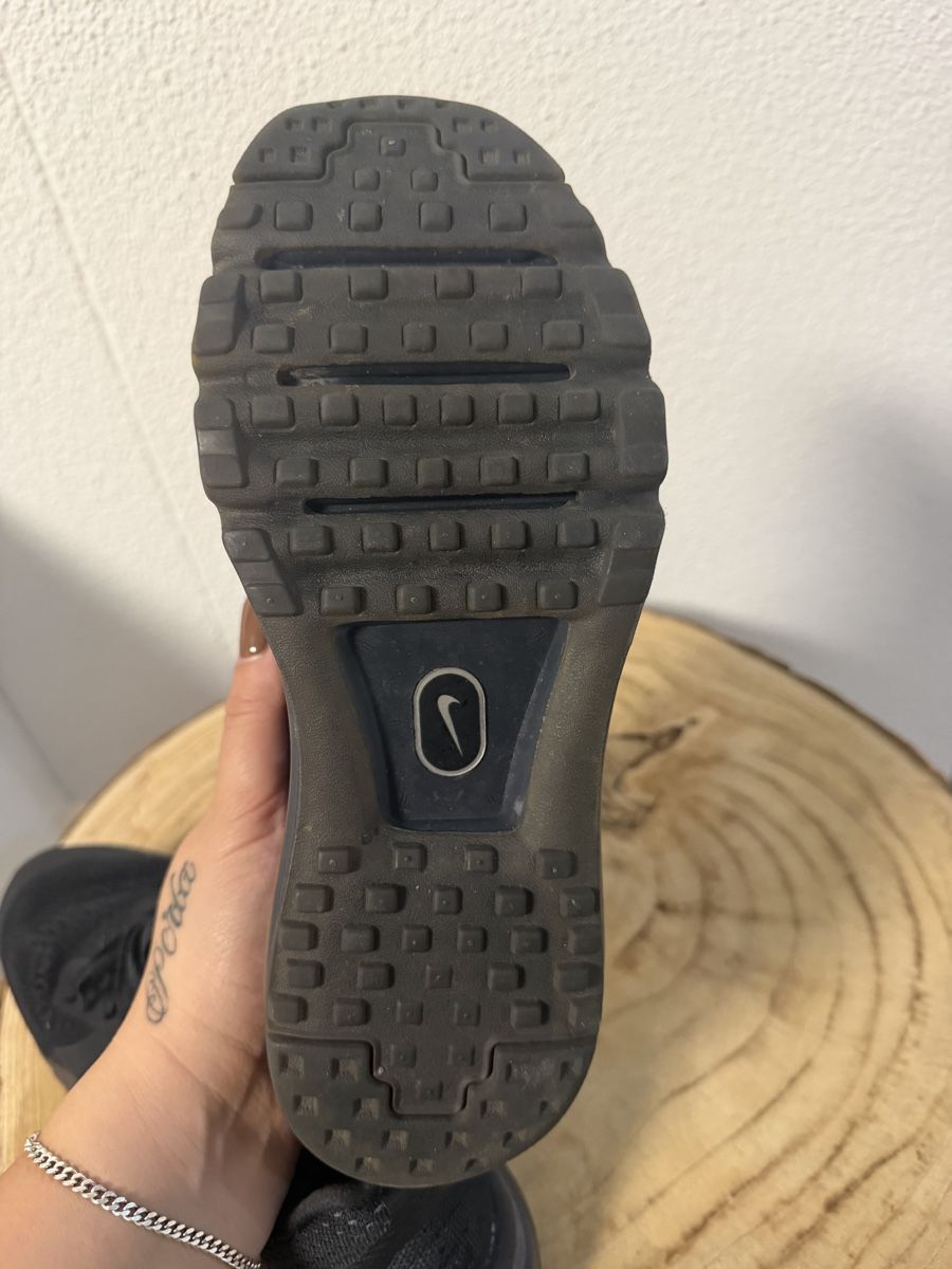 Nike Scarpe da uomo: Nike Air Max Schwarz Gr. 36.5 – Usato da Hägglingen venduto da Raff_Ella 5