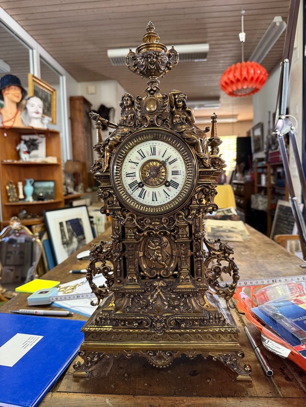 Orologi da terra & Orologi da parete: Antike Pendule Tischuhr Ormolu aus Räumung – Usato da Bern venduto da Jwpm66