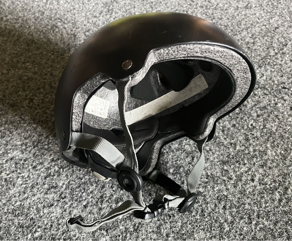 Caschi: Casque enfants – Usato da Dombresson venduto da joe_7p65 1