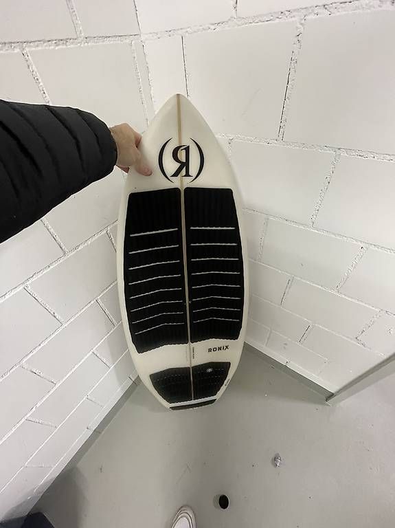 Tavole da surf e di nuoto: Wakesurfboard (Preis VB) – Usato da Wolfhausen venduto da dom_w