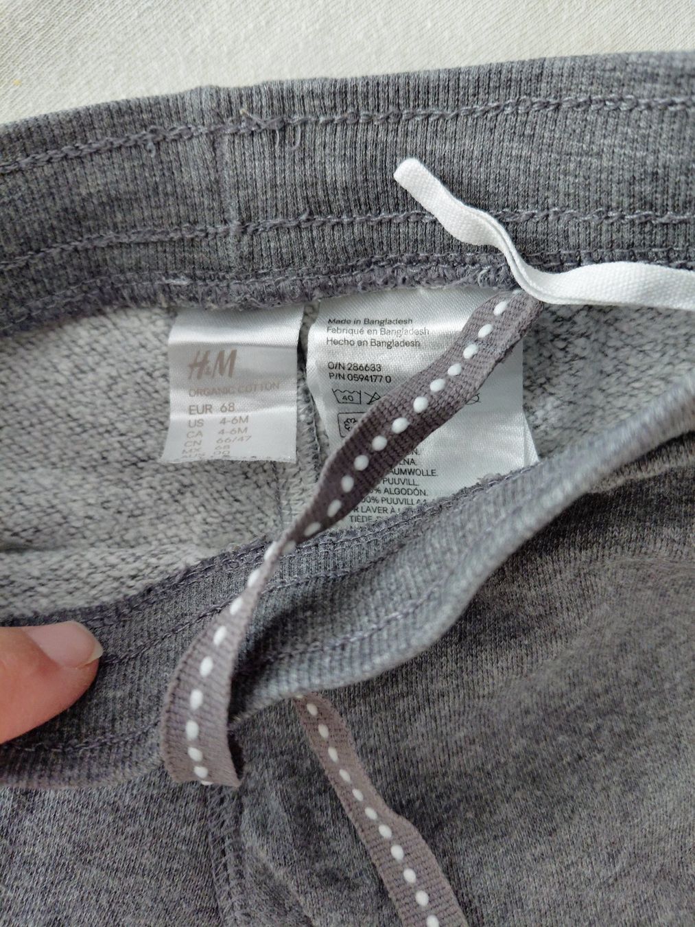H&M Pantaloni: Baby Trainerhose Grau Gr. 68 – Usato da Teufen AR venduto da JanineSG 1