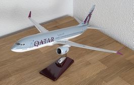 Qatar Airways B737MAX8 Massstab 1/85