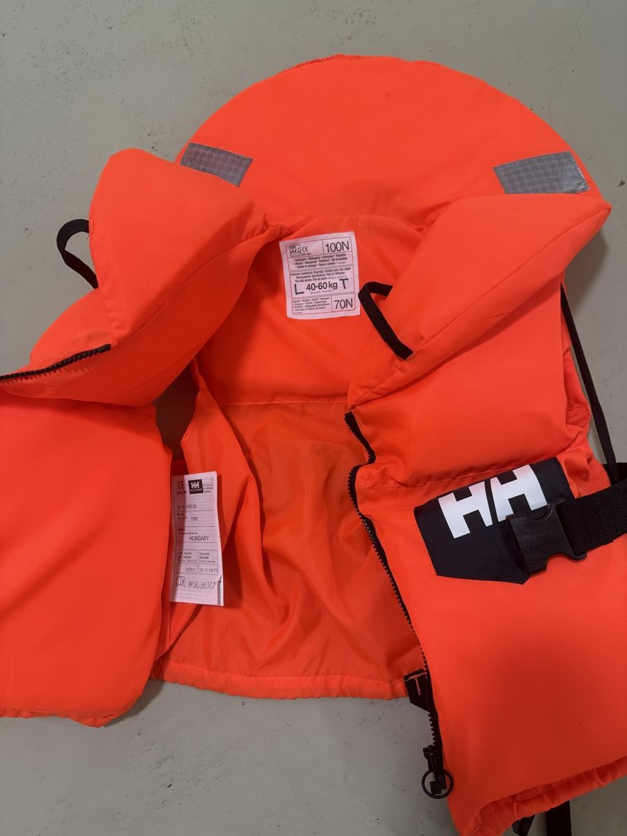 Helly Hansen Giubbotti di salvataggio: Helly Hansen Schwimmweste 40-60KG – Usato da Zürich venduto da jti_y5fb 1
