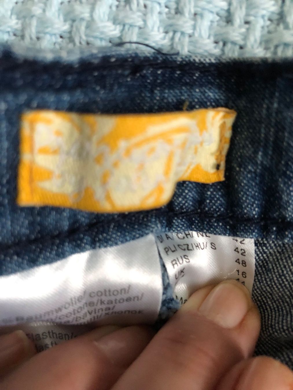 Jeans: Besondere Kurze Jeanshosen – Usato da Rüti ZH venduto da Masken 2