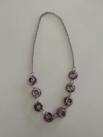NEU! Silberne Kette mit lila Ringen