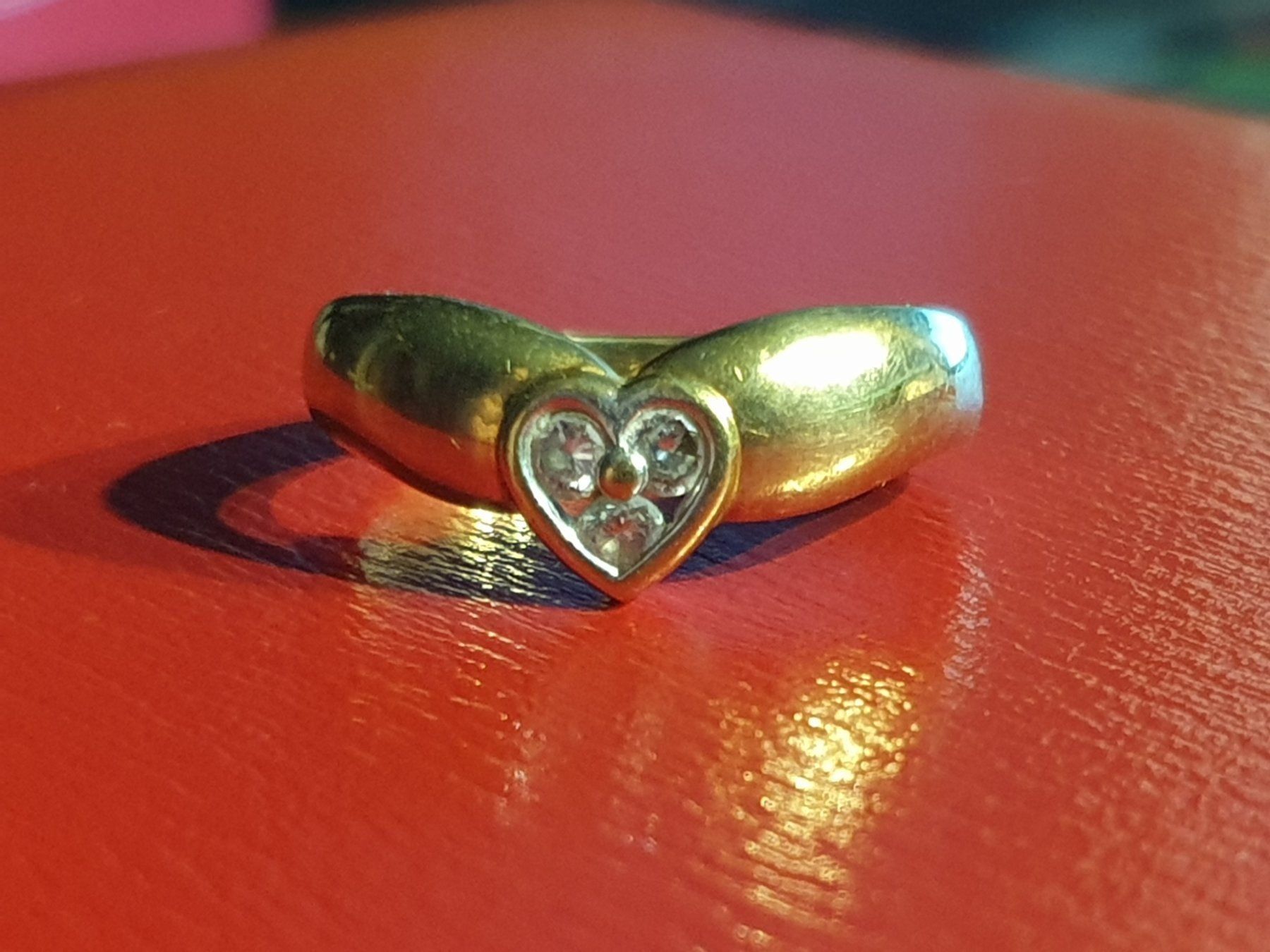 Ringe: Goldring 750er mit 3 Brillanten – Gebraucht aus Belp von Ginus85