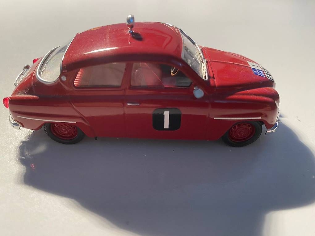 Modellautos: SAAB 96 Oldtimer Modell 1:43, rot – Gebraucht aus Bern von Pfupfi0 2
