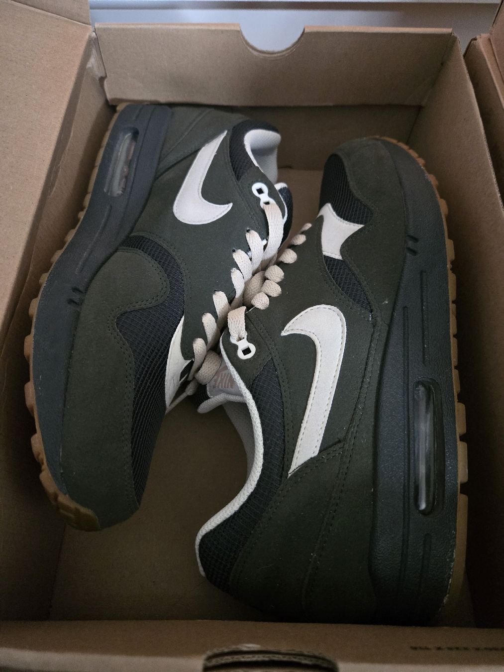 Nike Scarpe da uomo: Nike Air Max 1 x Dark Army 2010 – Usato da Thun venduto da Snkrfrkr 2
