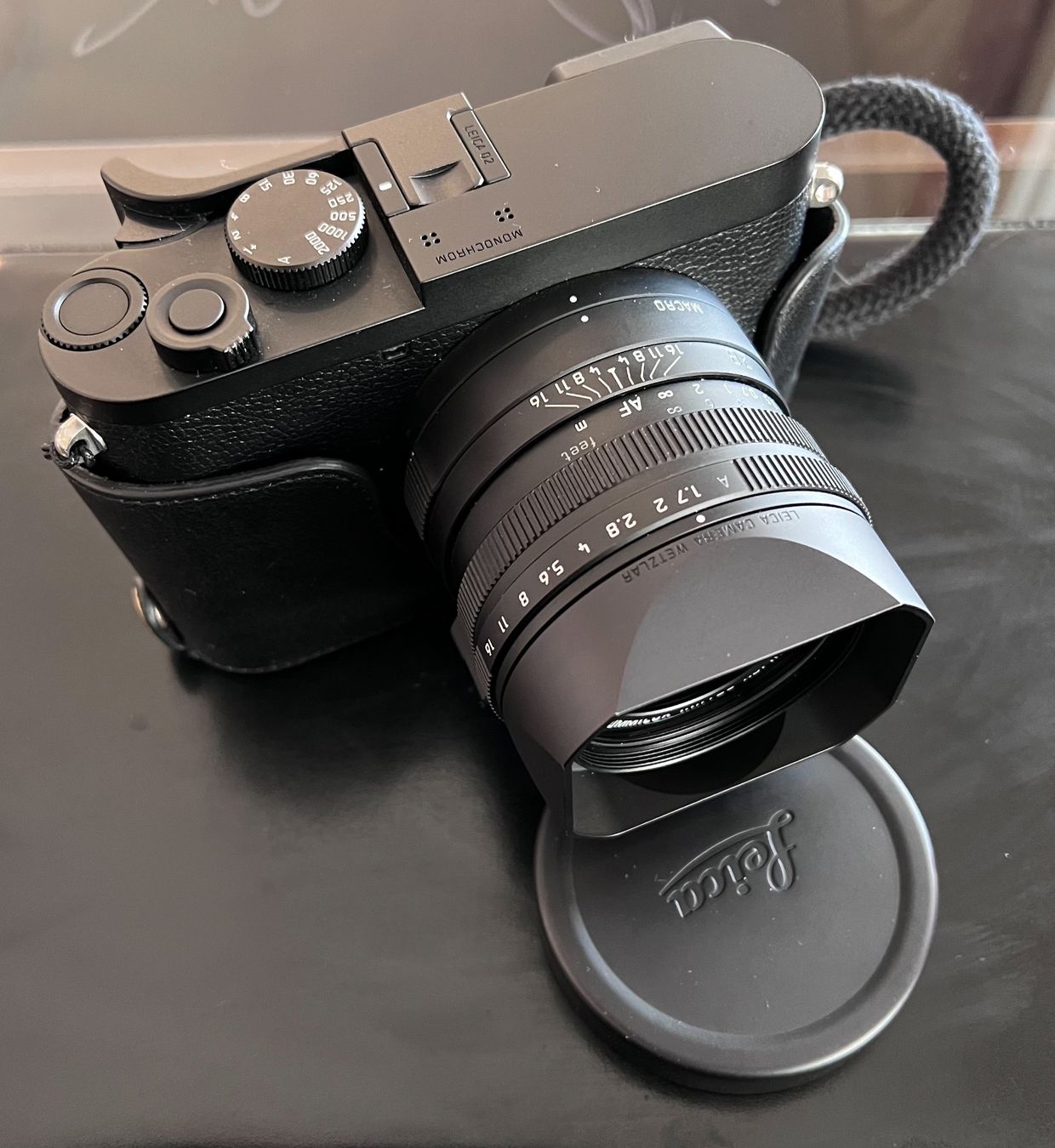 Leica Kamera: Leica Q2 Monochrom top Zustand mit Zubehör – Gebraucht aus Emmenbrücke von sebmartre