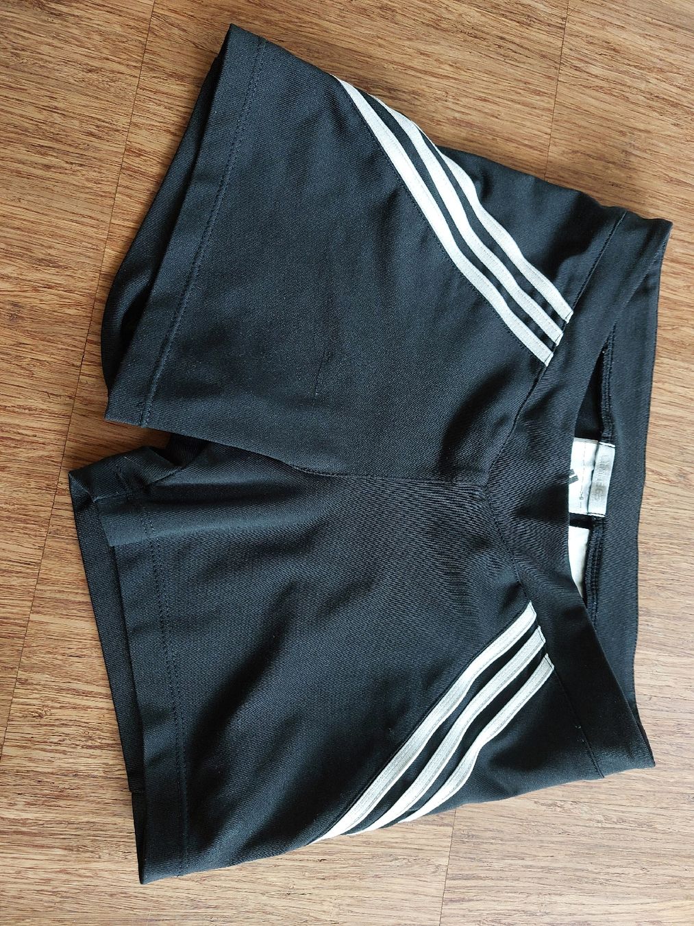 Pantaloni: Adidas Sporthose Mädchen Gr. 128 – Usato da Effretikon venduto da swobdo