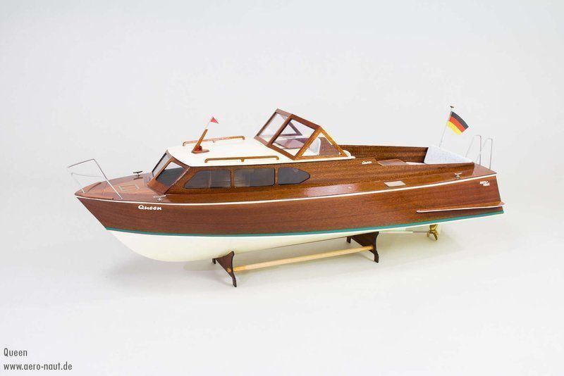 RC Kits de montage: Queen Sportboot Bausatz – Neuf avec emballage d'origine à Horgen par RcModell