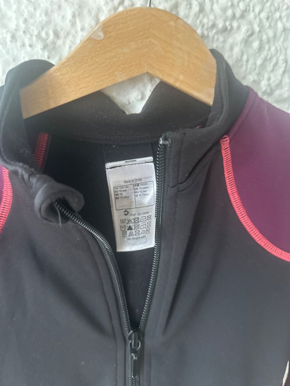Decathlon Giacche & Cappotti: Trainingsjacke Eiskunstlauf Grösse 133 - 142 – Usato da Regensdorf venduto da Arinee 1