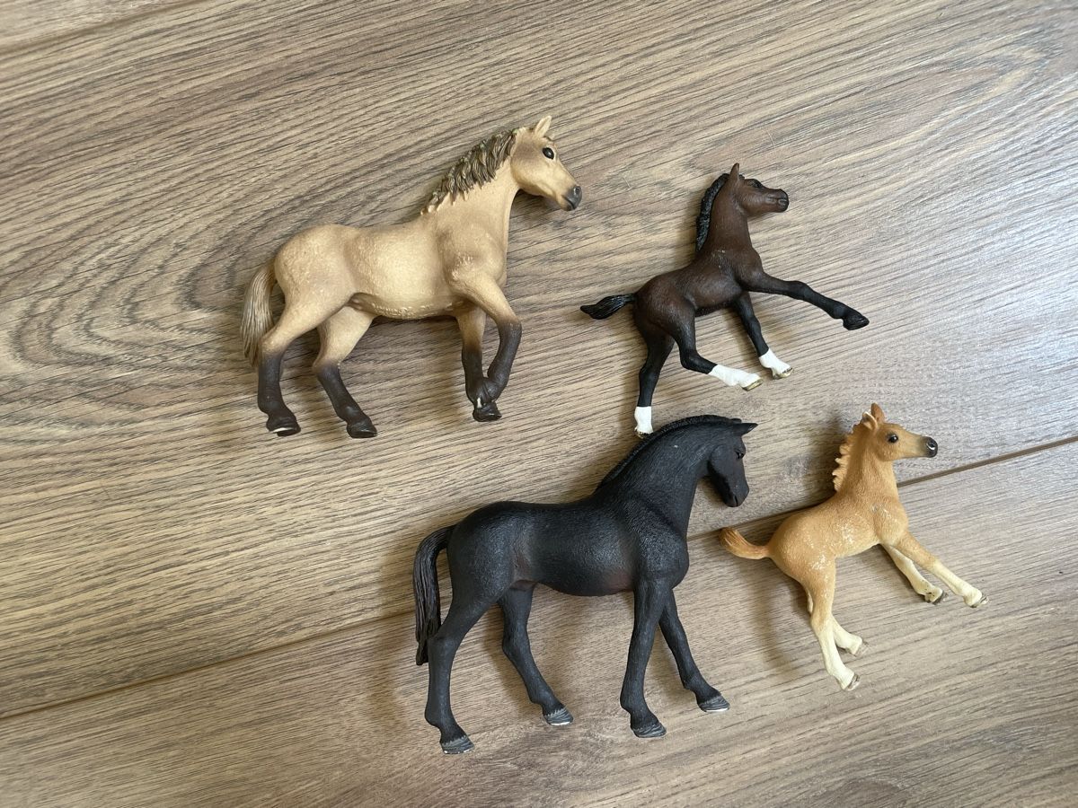 Schleich Statuette: Schleich Pferde Familie – Usato da Dornach venduto da san_s2qy