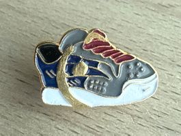 Pin Turnschuh