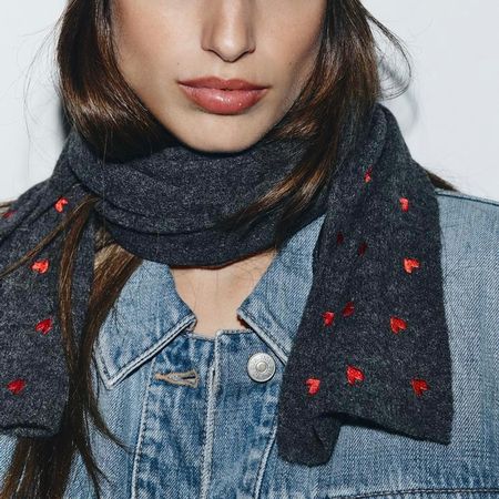 Nouvelle écharpe Zara à cœurs
