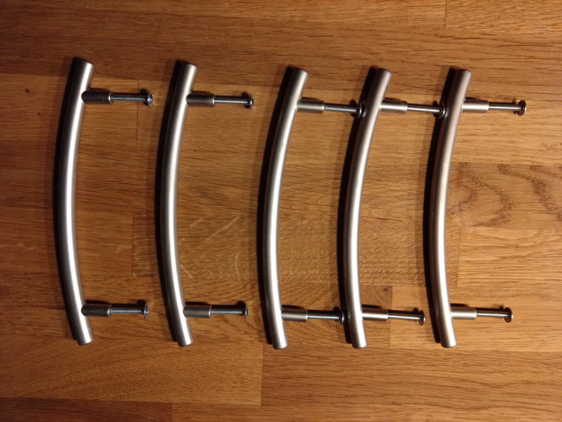 Ferramenta: Möbelgriffe Segmentbogen 128mm  5Stück – Usato da Lauerz venduto da STIDRIVER