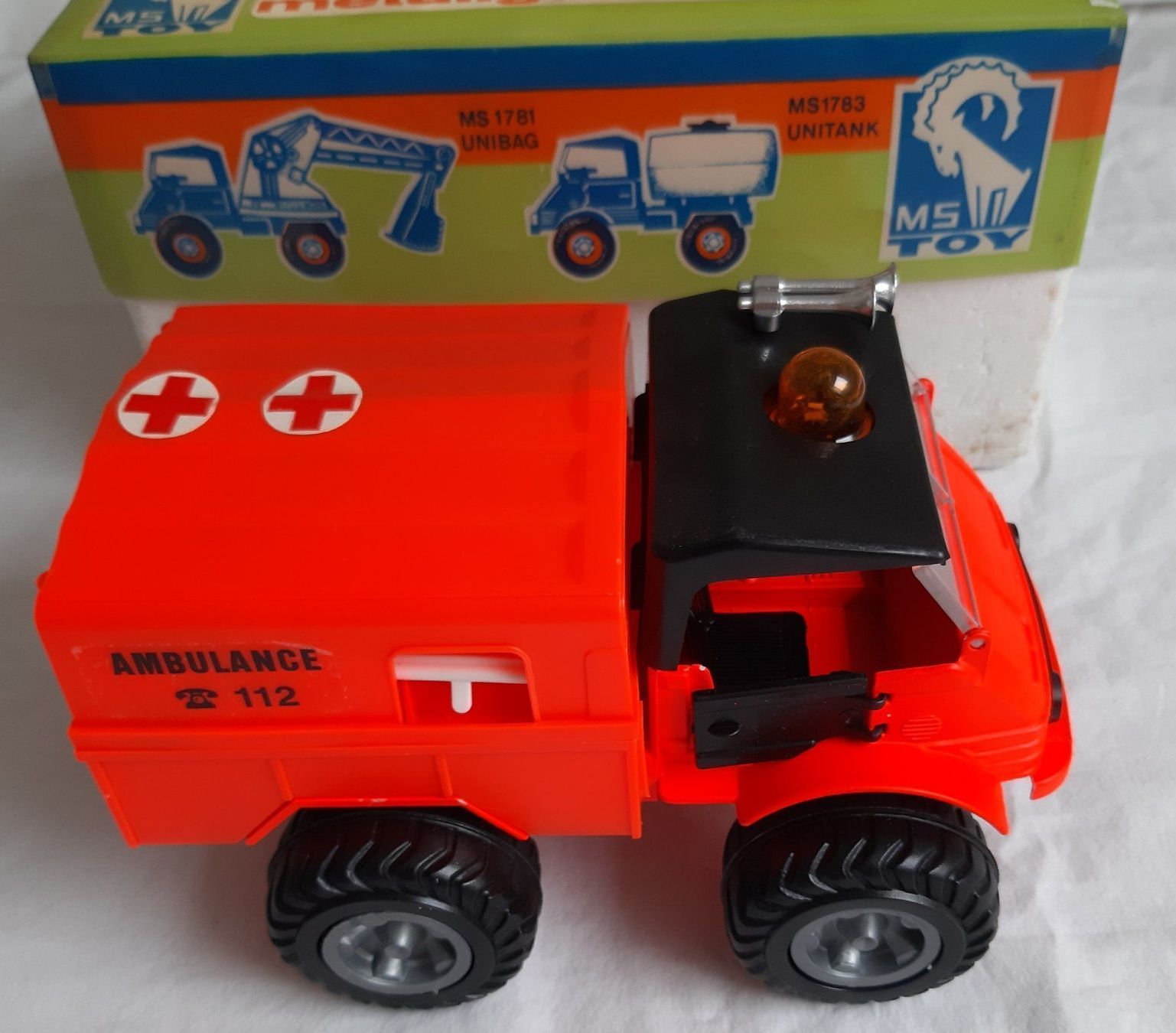 Unimog Modellini d'auto: UNIMOG Ambulanz M. Seidel DDR – Usato da Schenkon venduto da Elbarto007 1
