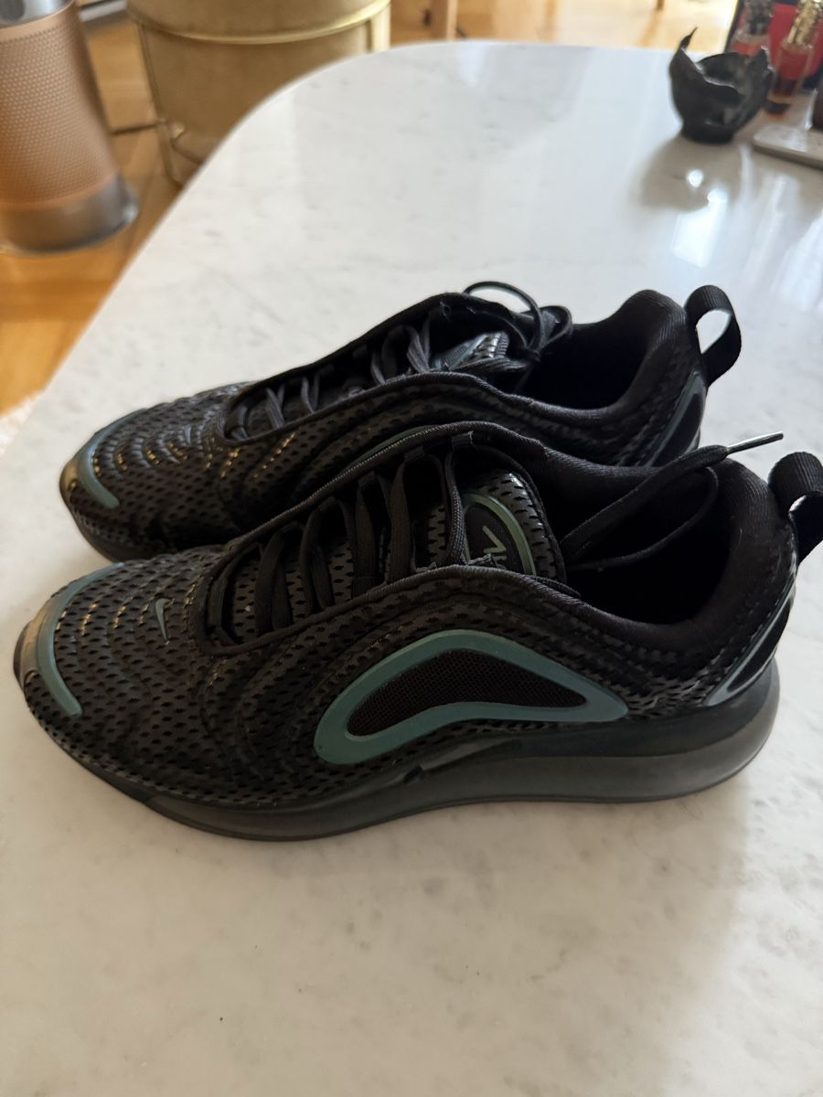Nike Scarpe da uomo: Nike Air Max 720 – Nuovo (secondo la descrizione) da Genève venduto da cat_8jbv