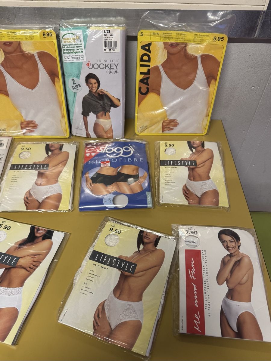 Altra biancheria intima: Diverse Damenunterwäsche neu  – Nuovo (secondo la descrizione) da Schlieren venduto da Freundlich02 3