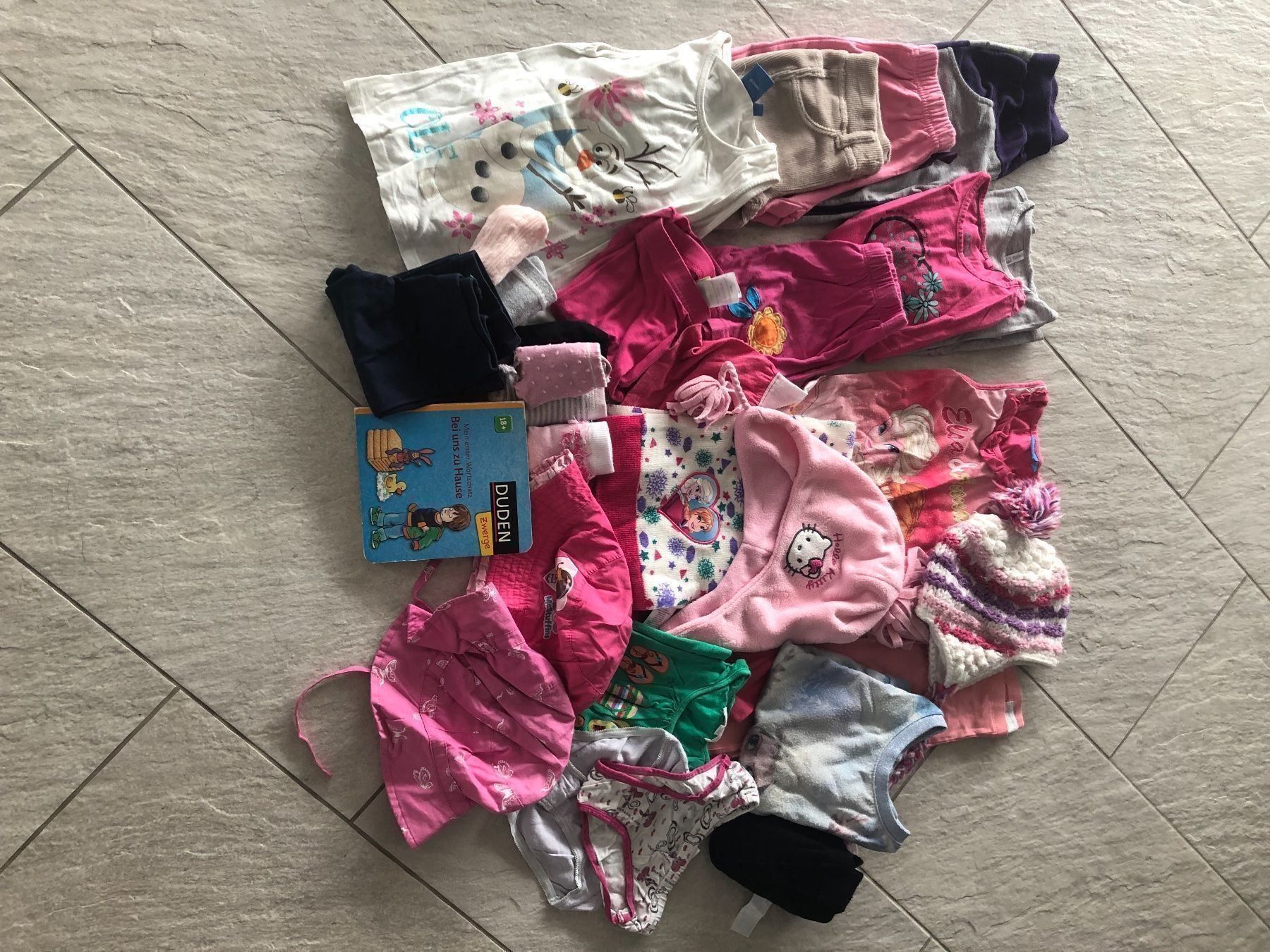 Lotti & Set di vestiti: Kleiderpaket Mädchen Größe 98/104 – Usato da Adliswil venduto da rossoelmare 4