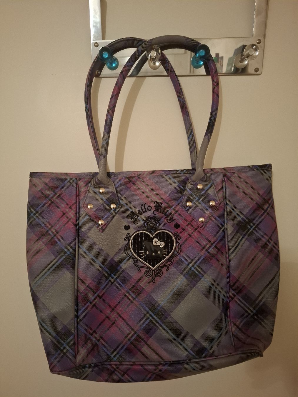 Hello Kitty Borse da donna: Sac a main hello kitty tartan violet vintage – Usato da Yverdon venduto da ADBLINO_26.