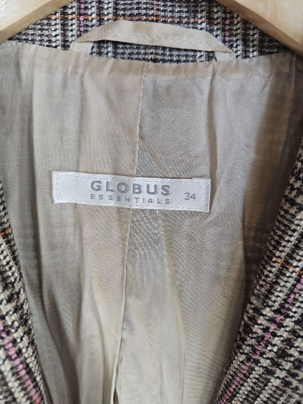 Globus Giacche: Blazer Globus Essentials – Tendance chic & intemporelle – Usato da Corcelles NE venduto da Mille_Dressing 2