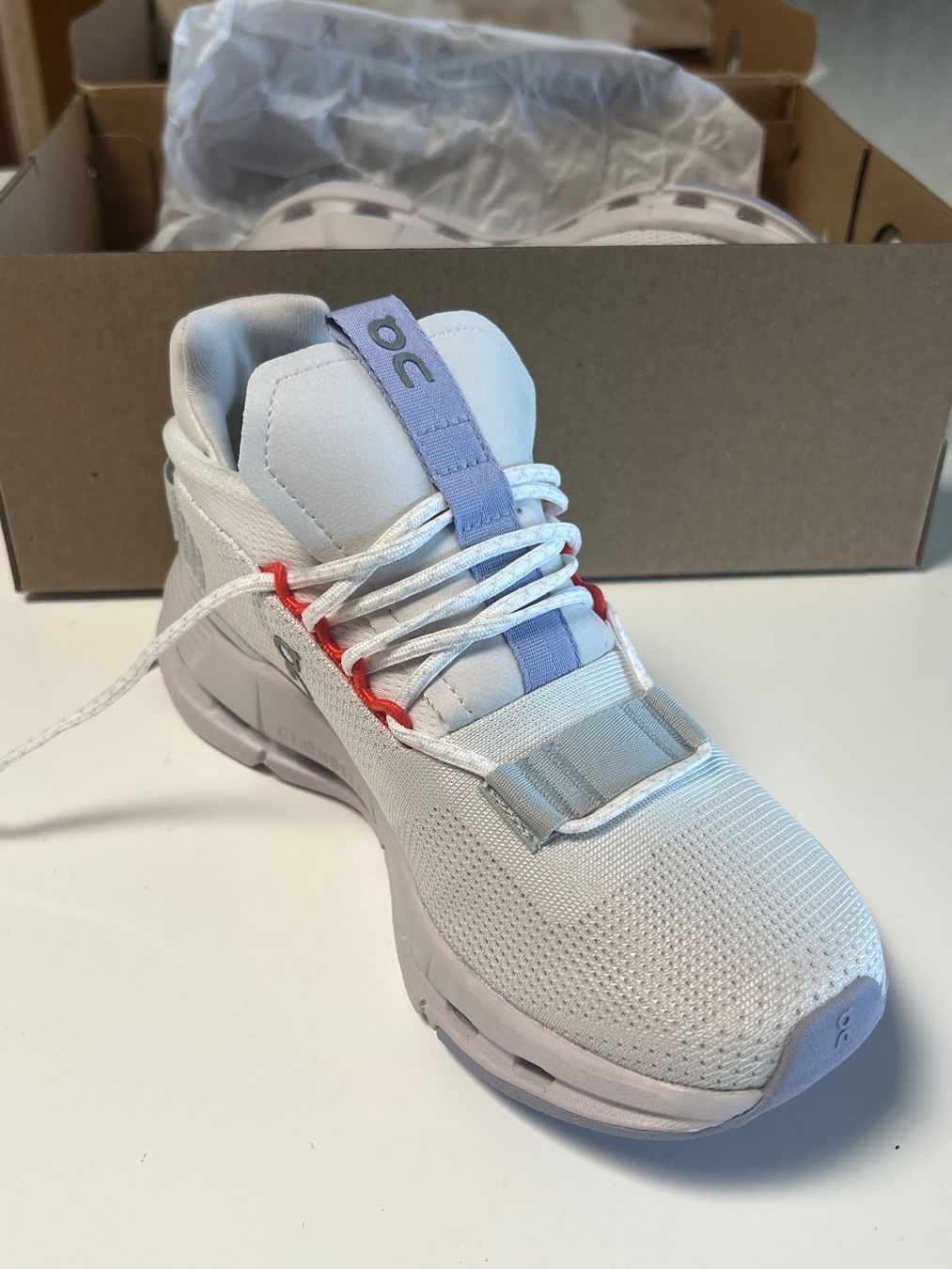 Scarpe da donna: On Cloudnova Sneaker, Weiss, Grösse 36, Neuwertig! – Nuovo e nell'imballaggio originale da Bachenbülach venduto da fed_w8x9 1