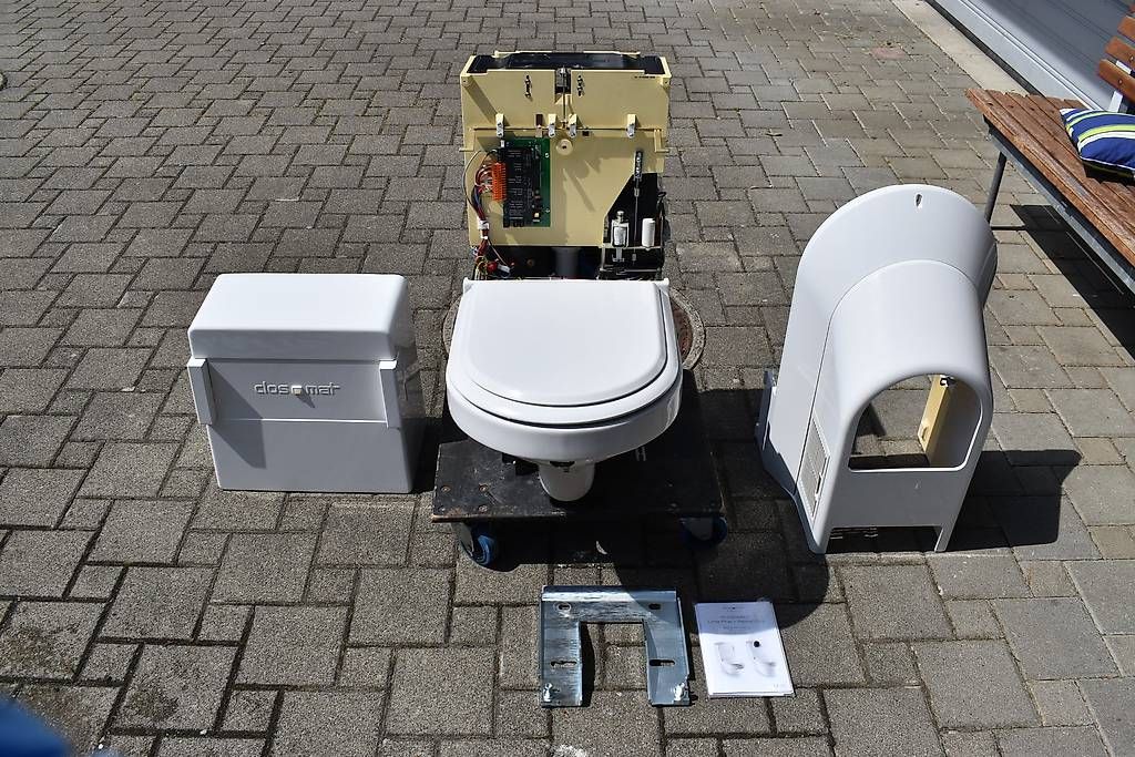 WC: Closomat Lima plus 2018 – Usato da Schönenberg TG venduto da Scania10