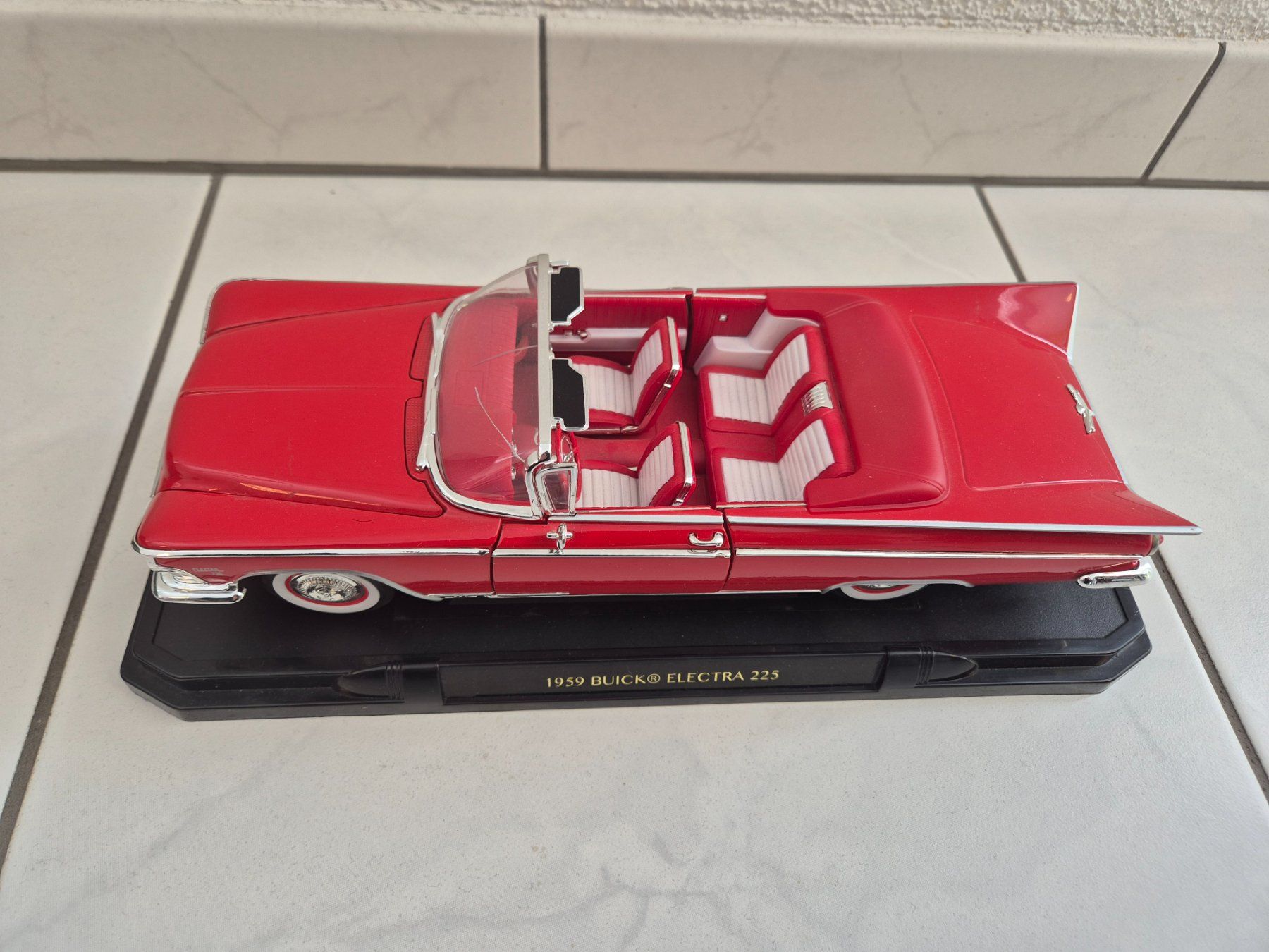 Maisto Modellini d'auto: Buick Electra 225, 1959, rot – Usato da Watt venduto da chr_z5z2 1