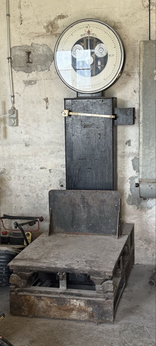 Berkel Bilance e pesi: Alte Berkel Waage mit grosser Plattform – Usato da Malters venduto da Aeni12 3