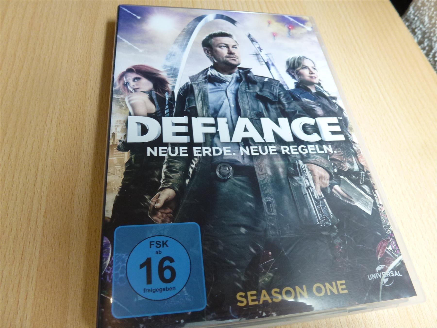 Tous les DVDs: Defiance Staffel 1 (5 DVD) – D'occasion à Hombrechtikon par Maloev17