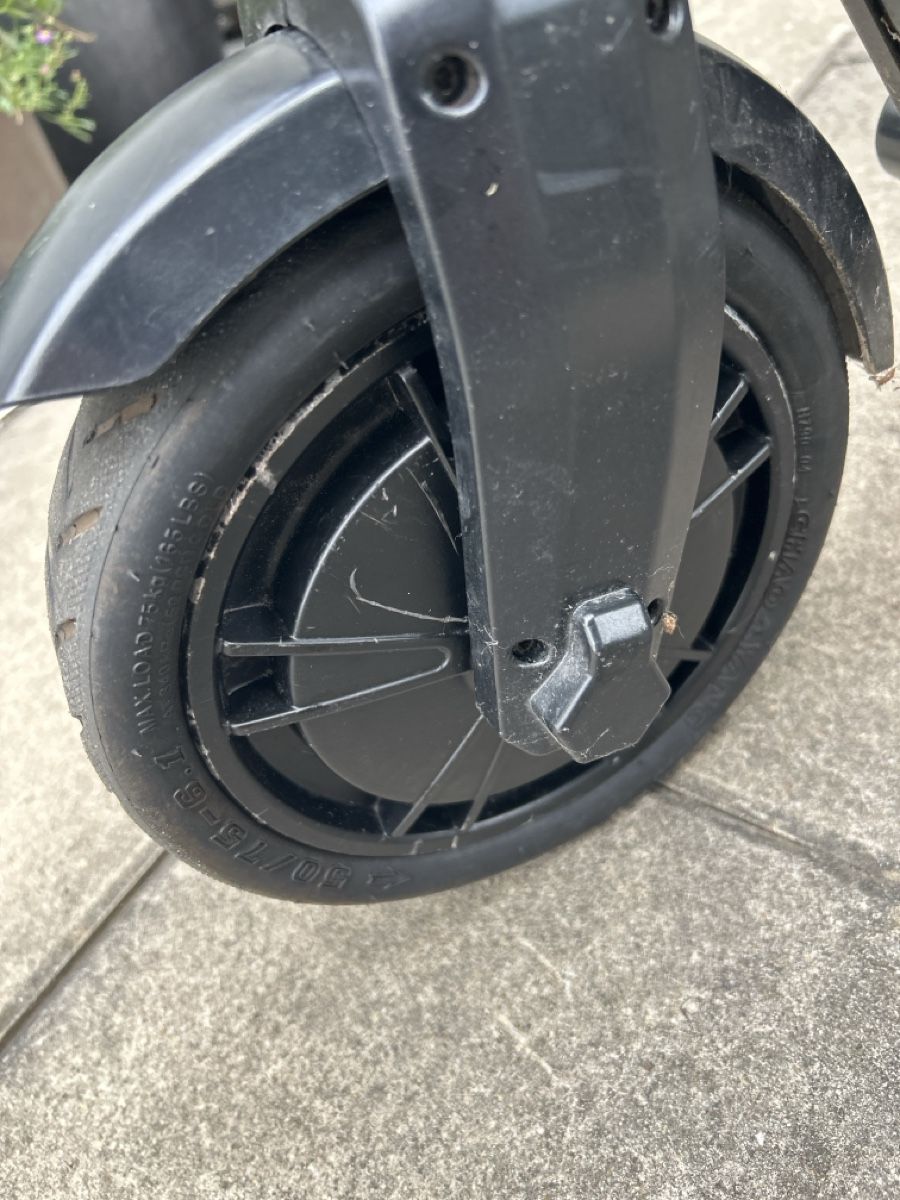 VMAX Kickboard: V max Escooter – D'occasion à Bülach par sev_fc6f 2