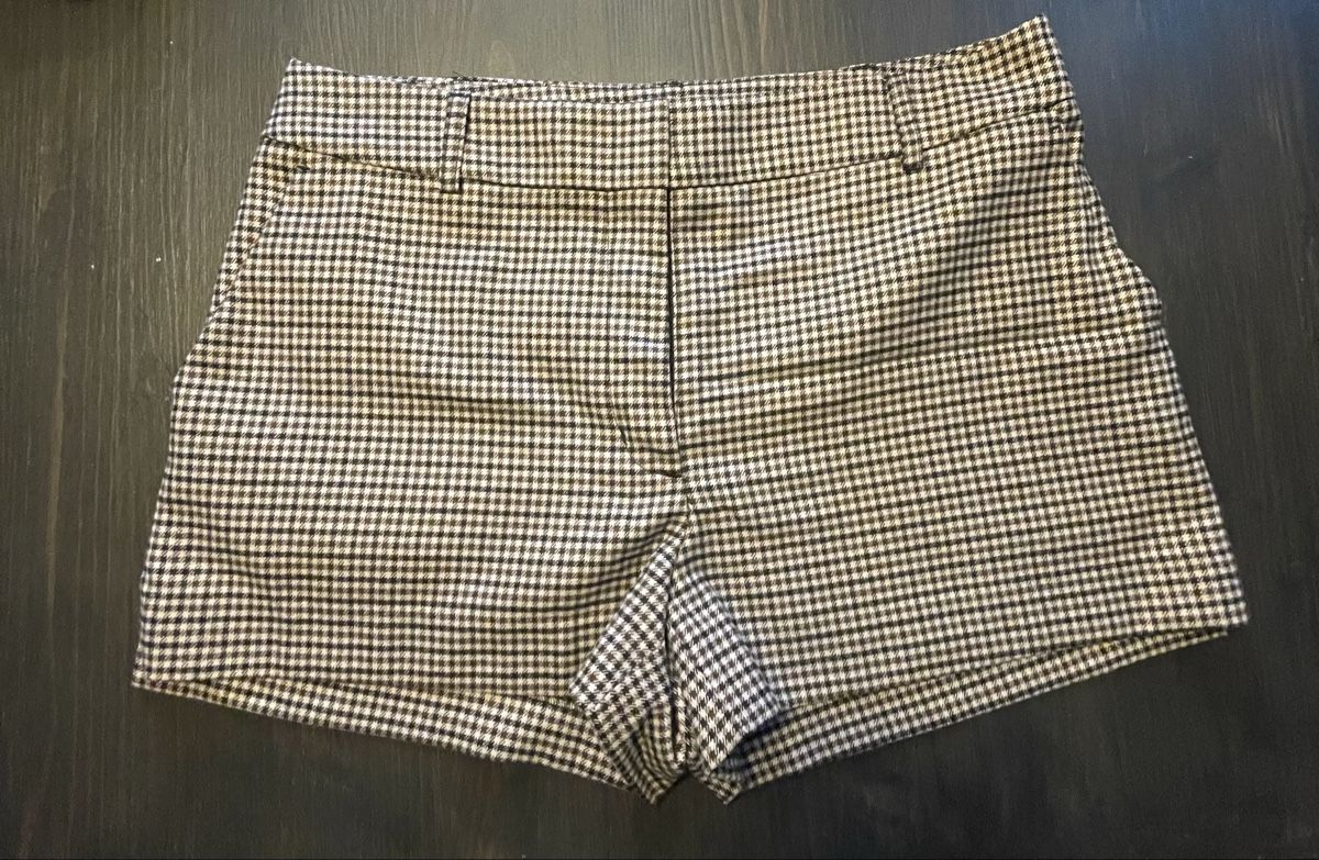 H&M Pantaloni: Shorts autunnali – Usato da Chiasso venduto da vik_pd2h