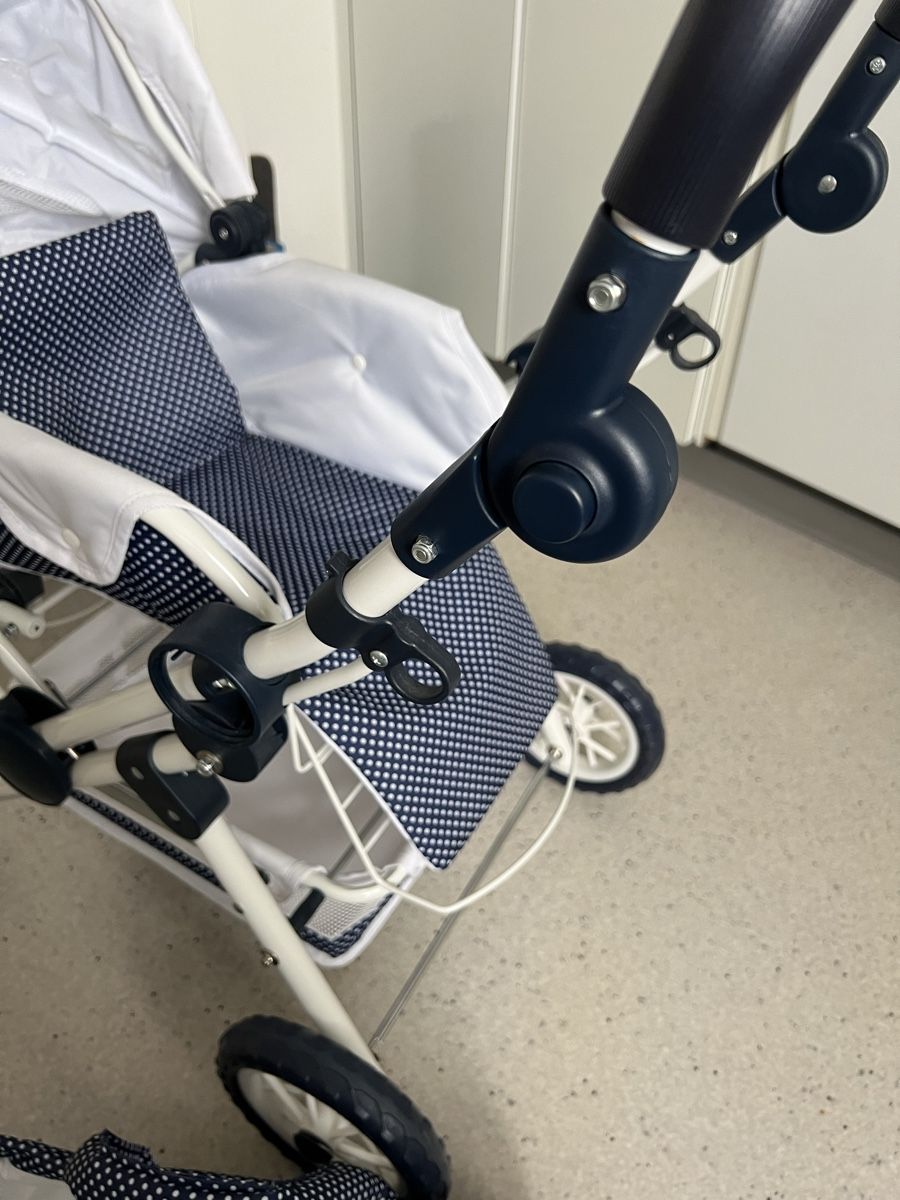 Gtz Puppenwagen Blau mit weissen Punkten (Neu (gemss Beschreibung)) in  Zrich fr CHF 60  nur Abholung auf Ricardo kaufen
