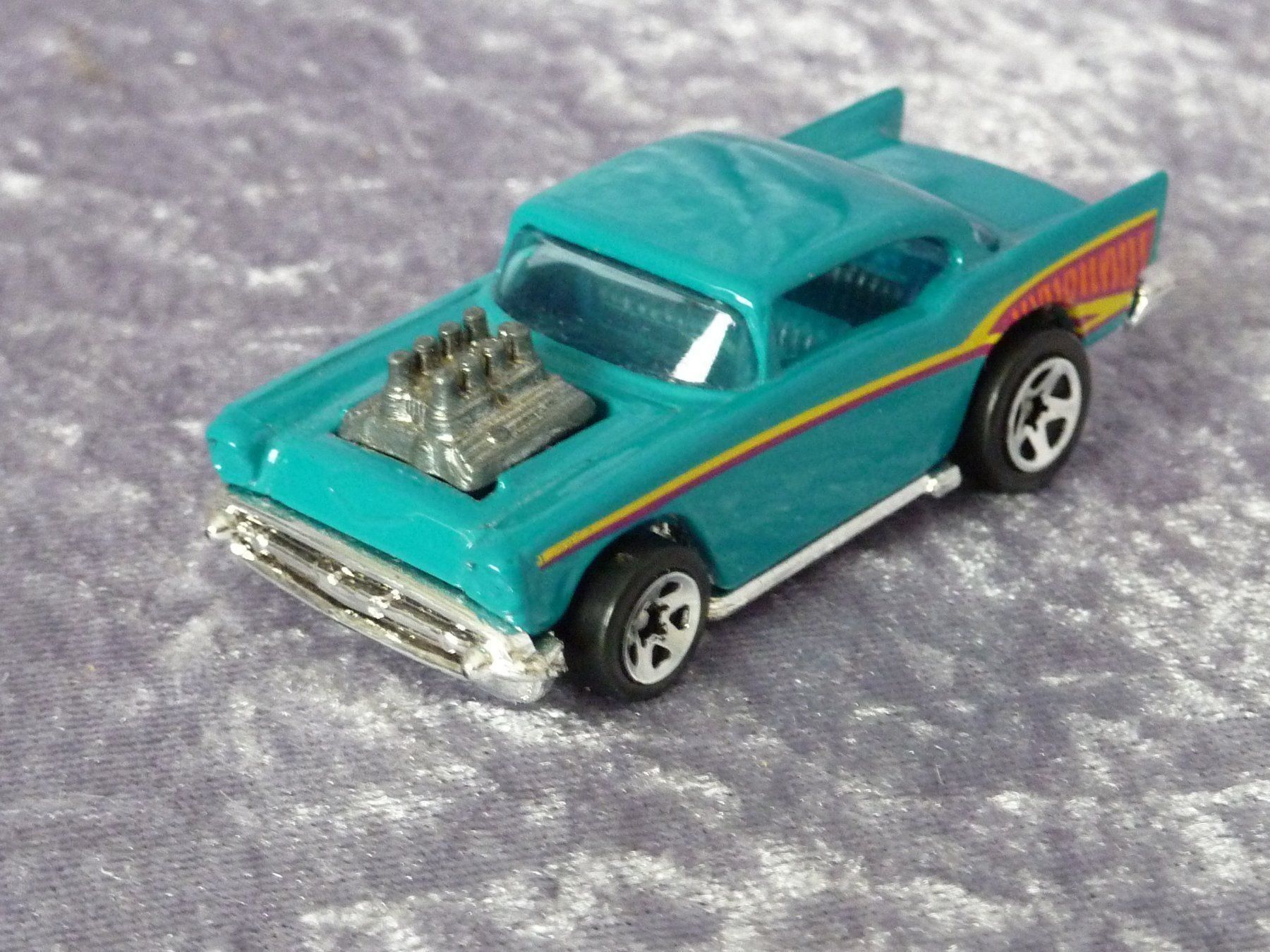 Hot Wheels Modellini d'auto: Chevy Bel-Air 57  1:64 – Usato da Dürrenäsch venduto da modellautos4you