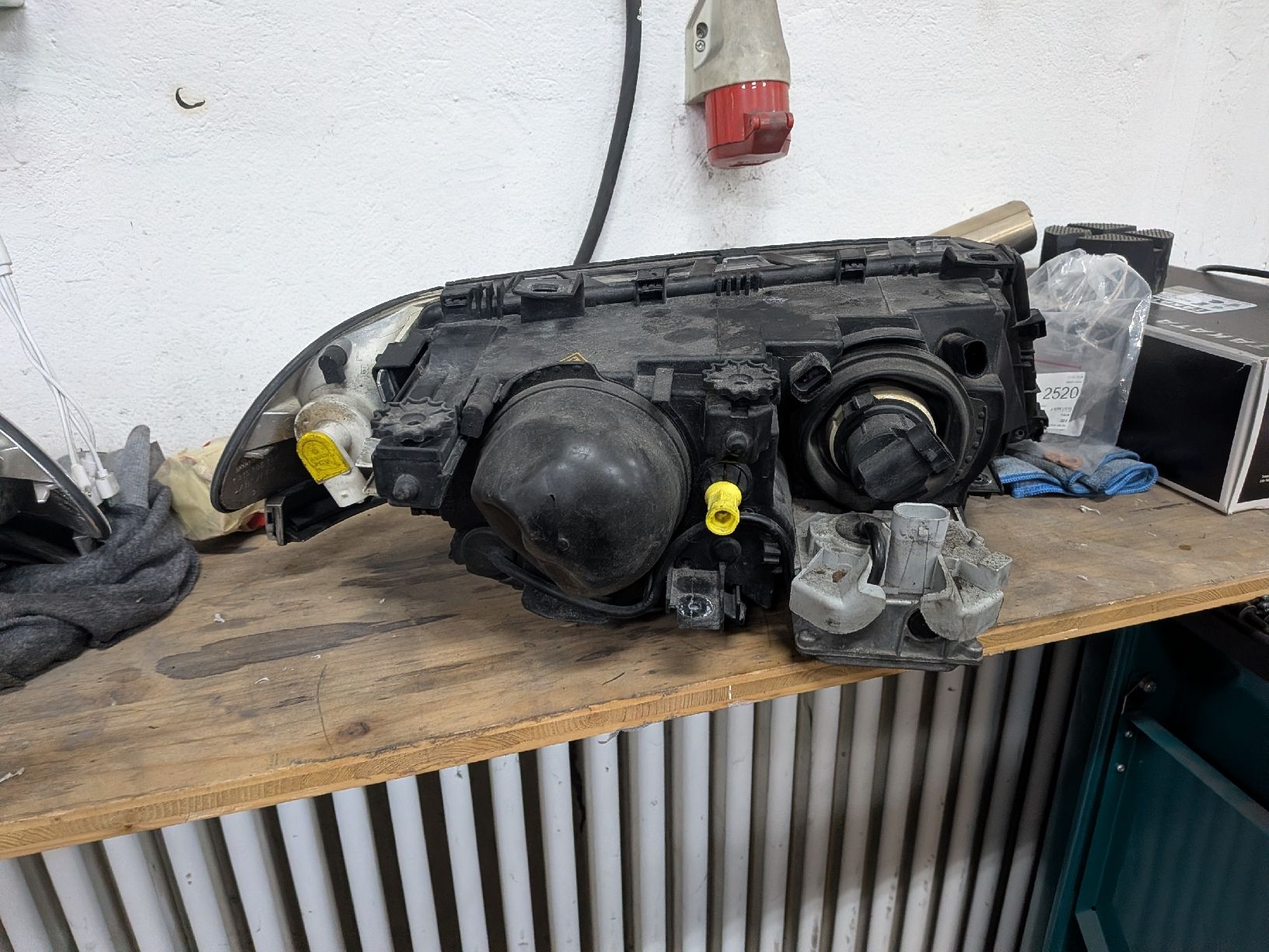 Bosch Scheinwerfer: BMW e46 Xenonscheinwerfer – Gebraucht aus Thalwil von Alberto001 1