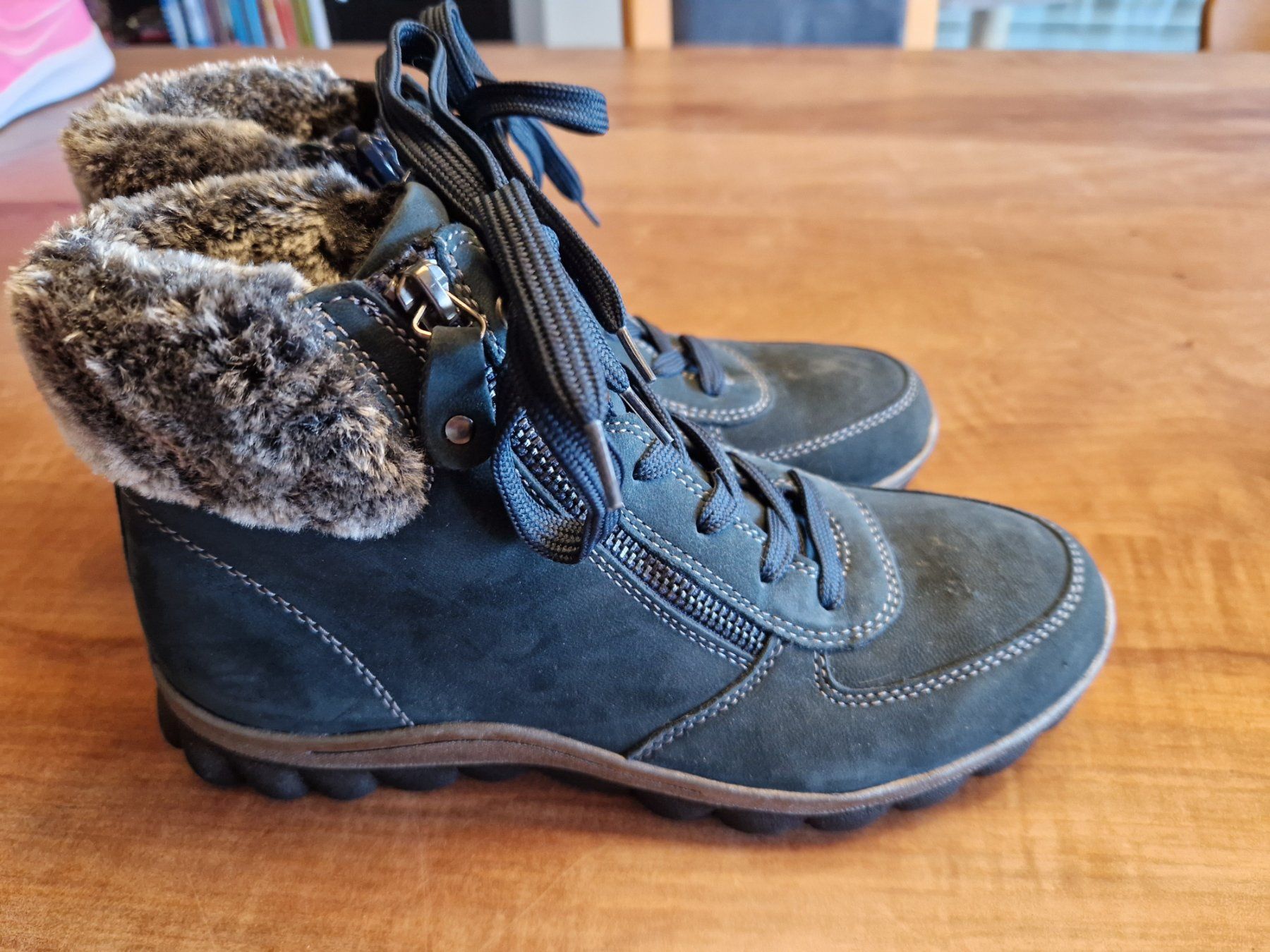 Damenschuhe: Winterschuh halbhoch 38 – Gebraucht aus Giswil von movo08