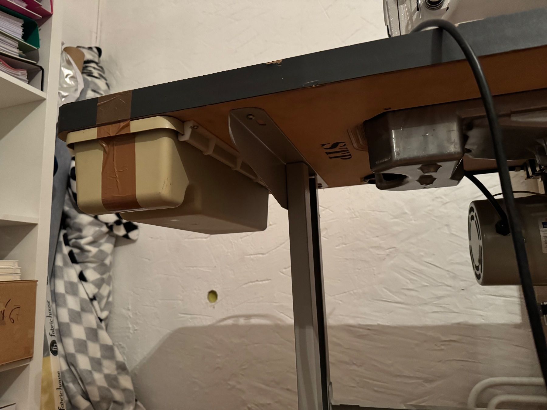 Macchine da cucire: Machine à coudre industrielle – Usato da Perroy venduto da lul_68fh 4