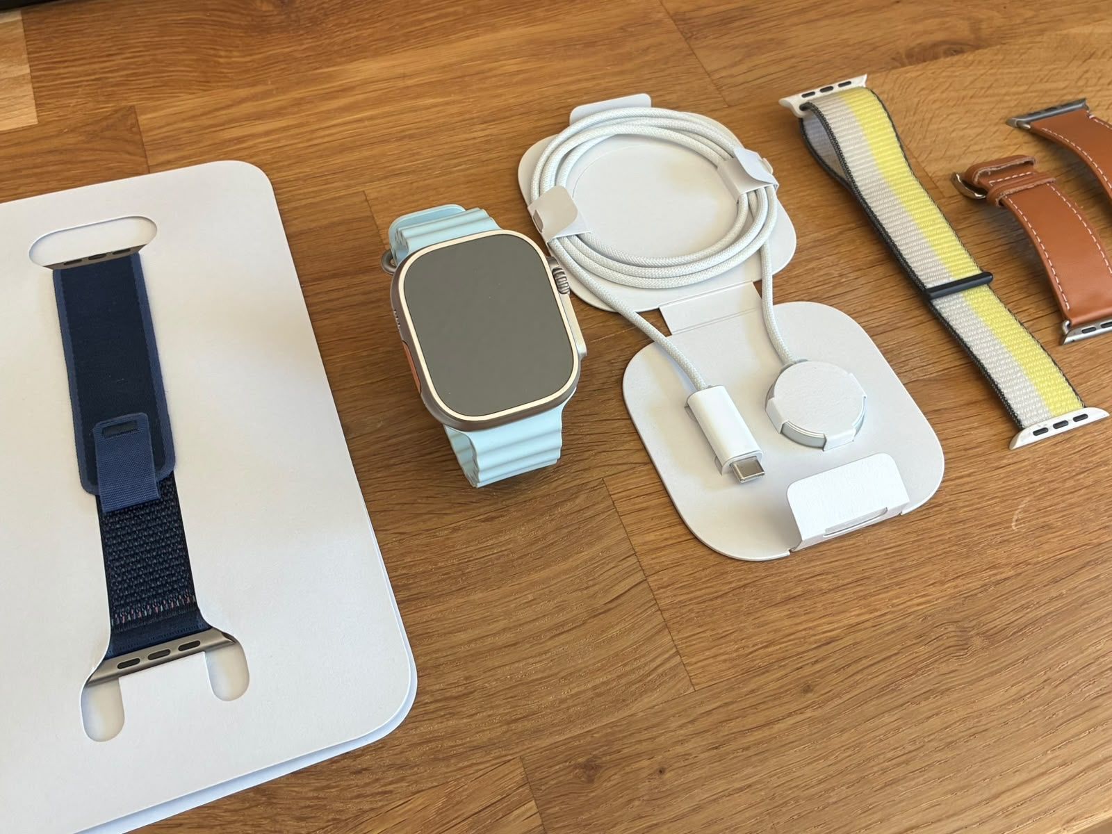 Apple Smartwatch: Apple Watch Ultra 2 – Nuovo (secondo la descrizione) da Fribourg venduto da Karanoties