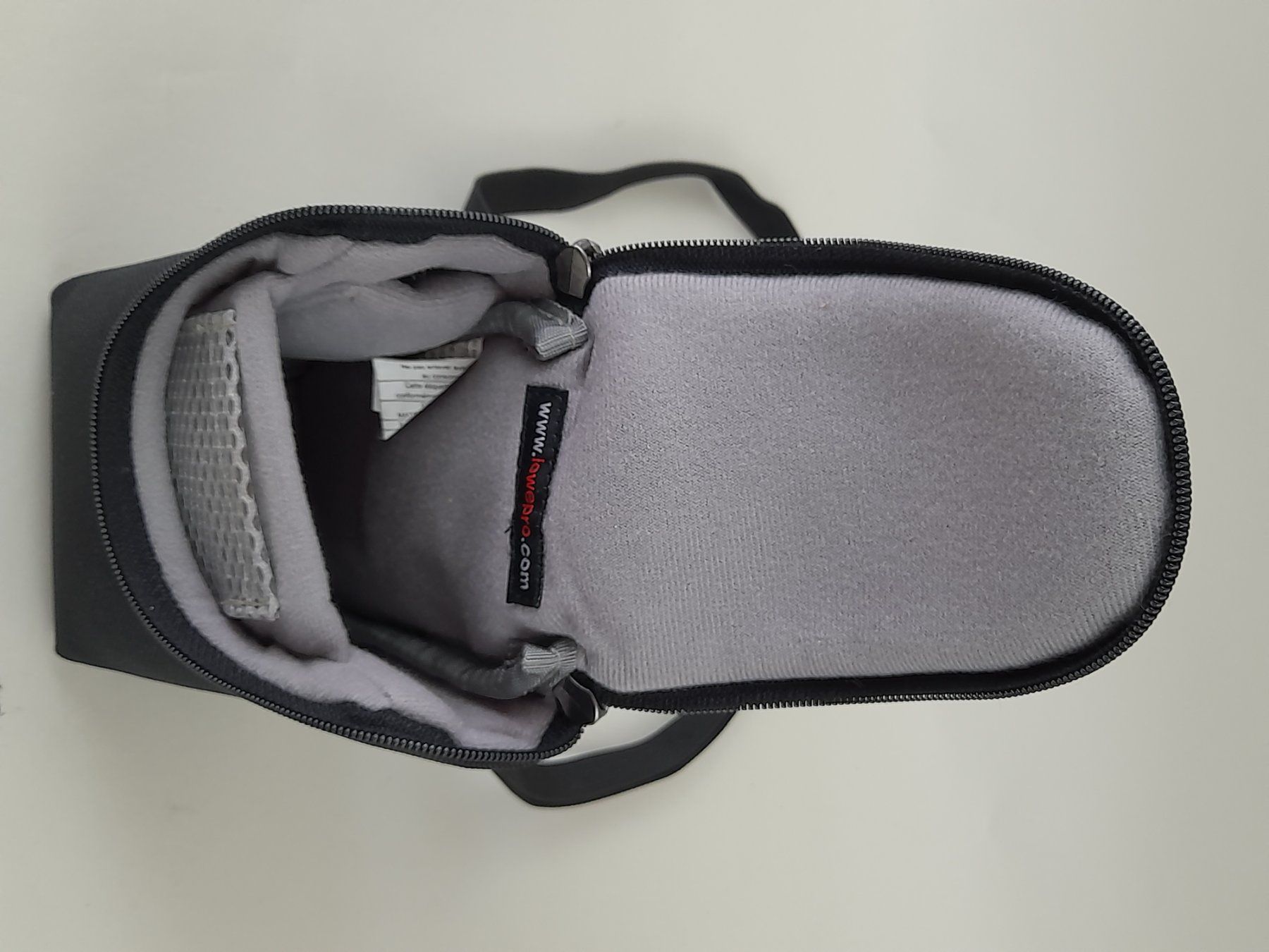 Lowepro Borse: LOWEPRO D-Res 25AW Kameratasche – Usato da Liebefeld venduto da Restwert_Liebefeld