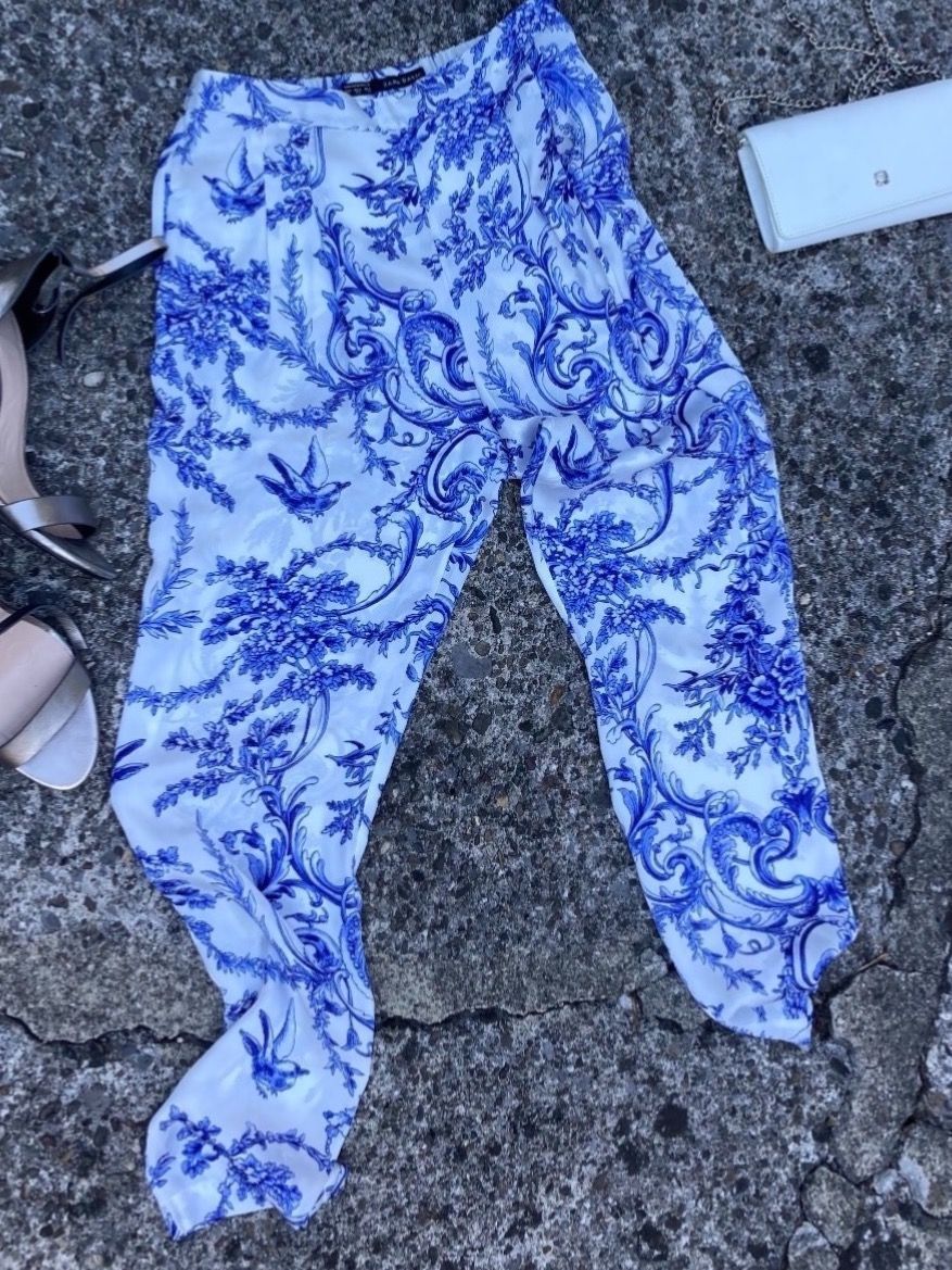 Zara Hosen: Leichte Sommerhose mit Print von Zara – Gebraucht aus Uster von Kalici1