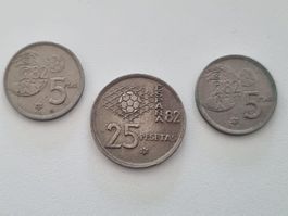 WM82 Spanien Münzen 2x 5 und 25 Pesetas, Jahrgang 1980